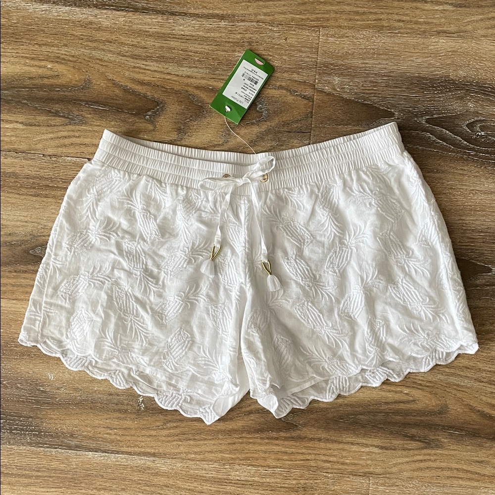 Lilly Pulitzer White Embroidered Scallop Hem Shorts